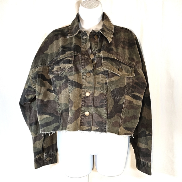 Forever 21+ Sz OX Camo Crop Jacket - Picture 1 of 8